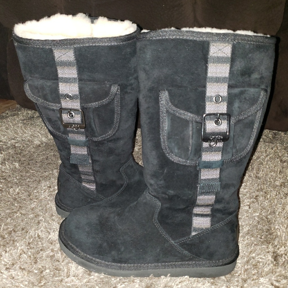 Women's Black Ugg Retro Cargo Boots Sz 7